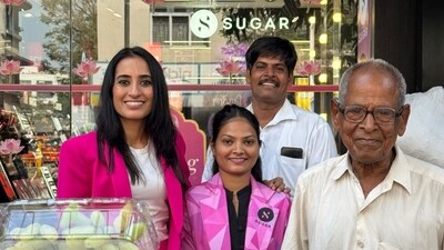 Vineeta Singh was initially worried about street stalls blocking the visibility of her company's Colaba Causeway store in Mumbai. (Vineeta Singh/LinkedIn) Vineeta Singh was initially worried about street stalls blocking the visibility of her company's Colaba Causeway store in Mumbai. (Vineeta Singh/LinkedIn)