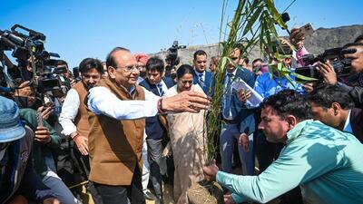 LG VK Saxena and CM Rekha Gupta at the plantation drive. (Sanchit Khanna/HT Photo) LG VK Saxena and CM Rekha Gupta at the plantation drive. (Sanchit Khanna/HT Photo)