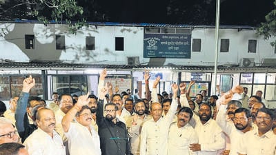 Thane, India - March 03, 2025: shivsana workers outside wagale Estate police station,ShivSena Shinde faction MP Naresh Mhaske has registered a case against samajvadi party MLA Abu Azmi in Thane Wagle Estate Police Station for his statement about Aurangzeb... Thane,in Mumbai, India, on, Monday, March -03, 2024. ( Praful Gangurde /HT Photo ) Thane, India - March 03, 2025: shivsana workers outside wagale Estate police station,ShivSena Shinde faction MP Naresh Mhaske has registered a case against samajvadi party MLA Abu Azmi in Thane Wagle Estate Police Station for his statement about Aurangzeb... Thane,in Mumbai, India, on, Monday, March -03, 2024. ( Praful Gangurde /HT Photo )