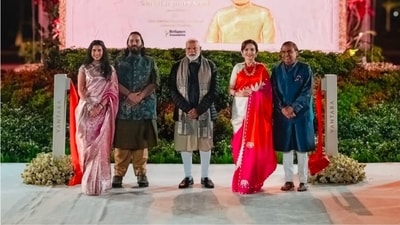 Nita Ambani and Radhika Merchant stun in ethereal sarees as PM Modi inaugurates Vantara Wildlife Centre. (Instagram/@viralbhayani) Nita Ambani and Radhika Merchant stun in ethereal sarees as PM Modi inaugurates Vantara Wildlife Centre. (Instagram/@viralbhayani)
