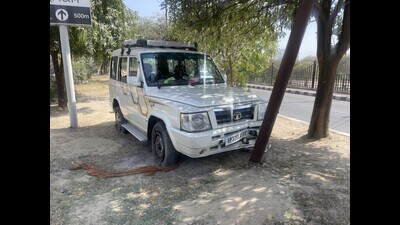 The car at the accident site in front of Jhulelal Park (Sourced)