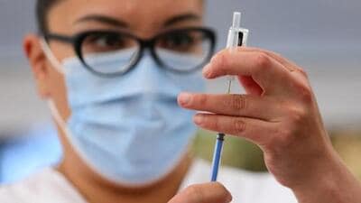 (Representative image) The missing injections include Versavo ( ₹55,005), Entherto ( ₹1,67,069), Avastin ( ₹1,23,506), Erbitux ( ₹21,250), Biomab ( ₹65,643), and Innonza ( ₹3,30,000). (REUTERS) (Representative image) The missing injections include Versavo ( ₹55,005), Entherto ( ₹1,67,069), Avastin ( ₹1,23,506), Erbitux ( ₹21,250), Biomab ( ₹65,643), and Innonza ( ₹3,30,000). (REUTERS)