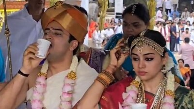 A snap shot from the wedding of a two-time MP and popular Carnatic singer. (X) A snap shot from the wedding of a two-time MP and popular Carnatic singer. (X)