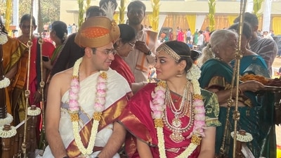 Bengaluru South MP Tejasvi Surya and Sivasri Skandaprasad at their wedding in Bengaluru on Thursday. (X/Srikanth Karunesh) Bengaluru South MP Tejasvi Surya and Sivasri Skandaprasad at their wedding in Bengaluru on Thursday. (X/Srikanth Karunesh)