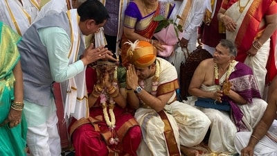 Union minister Pralhad Joshi blessed Tejasvi Surya and Sivasri Skandaprasad in their wedding. Union minister Pralhad Joshi blessed Tejasvi Surya and Sivasri Skandaprasad in their wedding. 