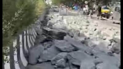 The construction of 1.5 km concrete road from Vishrantwadi to Airport Road Chowk started by a contractor in January 2024 is incomplete and the part completed has already shown cracks. (HT) The construction of 1.5 km concrete road from Vishrantwadi to Airport Road Chowk started by a contractor in January 2024 is incomplete and the part completed has already shown cracks. (HT)
