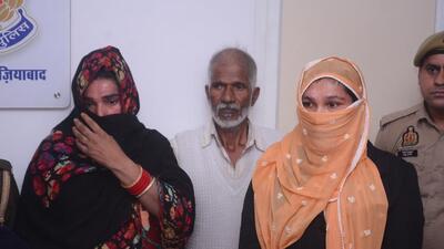 The two arrested transpersons. (Sakib Ali/HT Photo) The two arrested transpersons. (Sakib Ali/HT Photo)