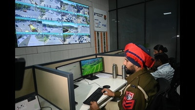 Within just two hours of the project’s formal inauguration by Punjab chief minister Bhagwant Mann, the challan register started buzzing, racking up a staggering 1,150 challans. (Sanjeev Sharma/HT) Within just two hours of the project’s formal inauguration by Punjab chief minister Bhagwant Mann, the challan register started buzzing, racking up a staggering 1,150 challans. (Sanjeev Sharma/HT)