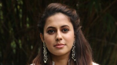 Kannada actress Ranya Rao was arrested from the Kempagowda International Airport. Kannada actress Ranya Rao was arrested from the Kempagowda International Airport.