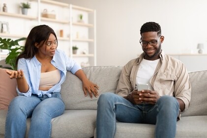 Even if someone is expressing their feelings, the phubber remains passive and stay focused on the phone. (Shutterstock) Even if someone is expressing their feelings, the phubber remains passive and stay focused on the phone. (Shutterstock)