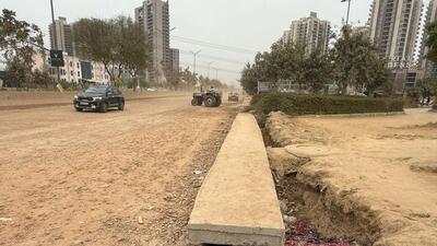 An unfunctional storm water drain on the Gurugram sector 102/102A road on Friday. (Parveen Kumar/HT Photo) An unfunctional storm water drain on the Gurugram sector 102/102A road on Friday. (Parveen Kumar/HT Photo)