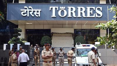 Mumbai, India. Jan 07, 2025: Heavy police security outside Torres's office in Dadar. Investors gathered in large numbers outside the office of Torres Jewellers in Dadar, Mumbai, demanding the return of their principal amounts after the company failed to pay the promised returns on its investment schemes. The Mumbai police booked the company's directors for committing multi-million fraud. Mumbai, India. Jan 05, 2025. (Photo by Raju Shinde/HT Photo) (Hindustan Times) Mumbai, India. Jan 07, 2025: Heavy police security outside Torres's office in Dadar. Investors gathered in large numbers outside the office of Torres Jewellers in Dadar, Mumbai, demanding the return of their principal amounts after the company failed to pay the promised returns on its investment schemes. The Mumbai police booked the company's directors for committing multi-million fraud. Mumbai, India. Jan 05, 2025. (Photo by Raju Shinde/HT Photo) (Hindustan Times)