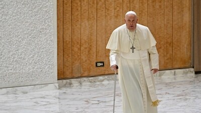 Pope Francis arrives for a meeting at Paul-VI hall in the Vatican on January 4, 2025. (AFP) Pope Francis arrives for a meeting at Paul-VI hall in the Vatican on January 4, 2025. (AFP)