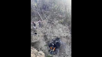 Remains of IAF fighter Jet that crashed in Panchkula on Friday. (Sant Arora/HT) Remains of IAF fighter Jet that crashed in Panchkula on Friday. (Sant Arora/HT)