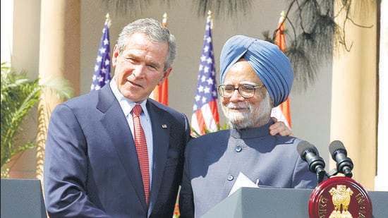 Former US President George W Bush and the then PM Minister Manmohan Singh at a press conference after finalising the India-US civilian nuclear deal on March 2, 2006. (HT Archive)