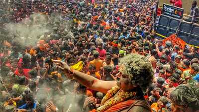 According to believers, Masan Holi follows Rangbhari Ekadashi, which will be celebrated on March 10 this year. (Rajesh Kumar/ HT) According to believers, Masan Holi follows Rangbhari Ekadashi, which will be celebrated on March 10 this year. (Rajesh Kumar/ HT)