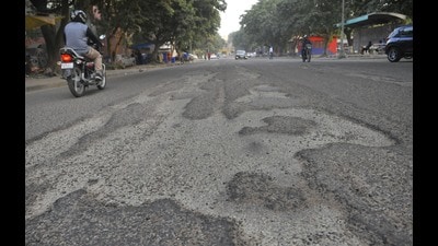 After no road carpeting work in October last year, despite favourable weather, Chandigarh MC is likely to miss the crucial March-April window too, leaving roads dangerous for commuters. (HT File Photo) After no road carpeting work in October last year, despite favourable weather, Chandigarh MC is likely to miss the crucial March-April window too, leaving roads dangerous for commuters. (HT File Photo)