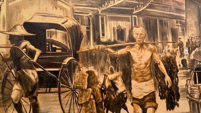 Lorong Petaling 2 has street art that depicts trading activities in ancient
times. (Photo: Preeti Verma Lal) Lorong Petaling 2 has street art that depicts trading activities in ancient
times. (Photo: Preeti Verma Lal)