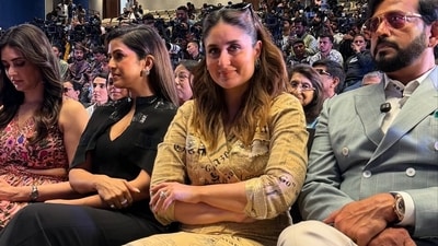 Kareena Kapoor hangs out in the audience section.&nbsp; 