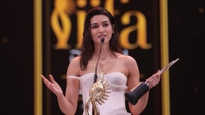 Kriti Sanon won IIFA Award for Best Performance in a Leading Role, Female (Film) for Do Patti. The film marked her maiden production and featured her in double role along with Kajol, Shaheer Sheikh. It is available to watch on Netflix. (Twitter) Kriti Sanon won IIFA Award for Best Performance in a Leading Role, Female (Film) for Do Patti. The film marked her maiden production and featured her in double role along with Kajol, Shaheer Sheikh. It is available to watch on Netflix. (Twitter)