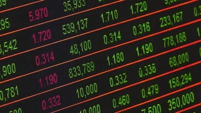 After three consecutive weeks of losses, markets made a strong comeback, closing the week with gains of nearly 2%. (Pixabay)