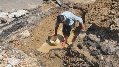 The water pipeline from Maharani Bagh has a fault and engineers are trying to locate the exact point of contamination, DJB said. (HT Photo)