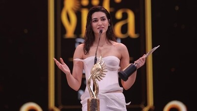 IIFA Digital Awards list of winners: Kriti Sanon accepts the Best Actress award for Do Patti. IIFA Digital Awards list of winners: Kriti Sanon accepts the Best Actress award for Do Patti.