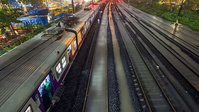 Representational image: A woman was rescued by railway security
when she slipped and fell while trying to alight from a train (File/HT) Representational image: A woman was rescued by railway security
when she slipped and fell while trying to alight from a train (File/HT)