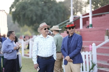 Mohd Abdullah and Lt Gen Mukesh Chadha, Chief of Staff, Central Command Mohd Abdullah and Lt Gen Mukesh Chadha, Chief of Staff, Central Command