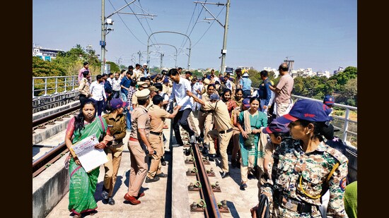 The protest was not related to metro but aimed at demanding better employment opportunities and action against corruption. (HT PHOTO)