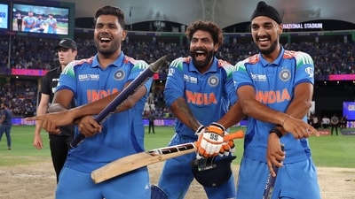 Harshal Patel, Ravindra Jadeja and Arshdeep Singh celebrate with a special dance move after India's win. (Twitter (BCCI))