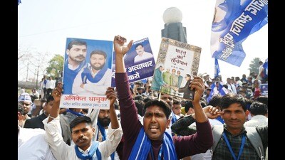 ASP members stage a protest at Parivartan Crossing in Lucknow, on Monday. (HT Photo) ASP members stage a protest at Parivartan Crossing in Lucknow, on Monday. (HT Photo)
