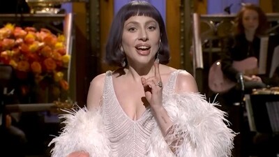 Lady Gaga performing at SNL Lady Gaga performing at SNL