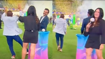 Sunil Gavaskar's impromptu dance moves after India's Champions Trophy win Sunil Gavaskar's impromptu dance moves after India's Champions Trophy win