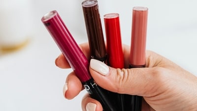 Dress your lips with the best shades from Huda Beauty today! Dress your lips with the best shades from Huda Beauty today!