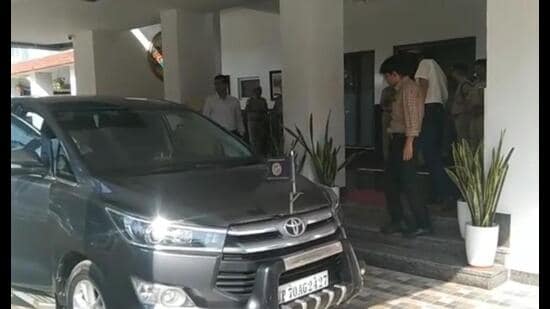Vehicles of officials appearing before the commission parked in Circuit House premises on Monday afternoon. (Sourced)