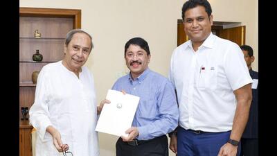 Biju Janata Dal president Naveen Patnaik (left) with DMK leader Dayanidhi Maran and Tamil Nadu minister TRB Rajaa on Tuesday. (Photo from X) Biju Janata Dal president Naveen Patnaik (left) with DMK leader Dayanidhi Maran and Tamil Nadu minister TRB Rajaa on Tuesday. (Photo from X)