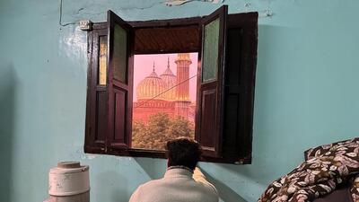 Published in the autumn of 1940, Ahmed Ali’s novel Twilight in Delhi recreates a world of poets and lovers, begums and havelis, dargahs and tombs—and all of this is centred around the grand Jama Masjid. (HT Photo) Published in the autumn of 1940, Ahmed Ali’s novel Twilight in Delhi recreates a world of poets and lovers, begums and havelis, dargahs and tombs—and all of this is centred around the grand Jama Masjid. (HT Photo)