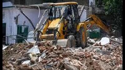 Punjab Police on Tuesday demolished illegal structures built by smugglers in Sunam in Sangrur district and a locality in Nawanshahr as part of the Yudh Nasheyan Virudh (war against drugs) drive. (HT File)