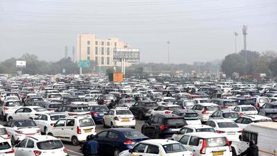 Vehicles stuck in a five-km long jam on the Delhi-Gurugram border last year. (Parveen Kumar/HT Photo)