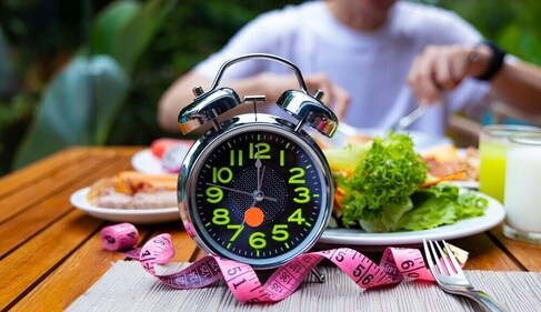 Intermittent fasting is certain periods of fasting and eating throughout the day, with common windows being 16:8 and 14:10. (Shutterstock) Intermittent fasting is certain periods of fasting and eating throughout the day, with common windows being 16:8 and 14:10. (Shutterstock)
