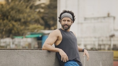 Farhan Akhtar underwent knee surgery in December last year Farhan Akhtar underwent knee surgery in December last year