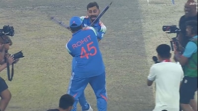 Team India stalwarts Virat Kohli and Rohit Sharma were on cloud nine after winning the Champions Trophy as they started playing dandiya with the stumps. (X Image) Team India stalwarts Virat Kohli and Rohit Sharma were on cloud nine after winning the Champions Trophy as they started playing dandiya with the stumps. (X Image)