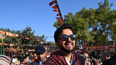 BJP MP Ravi Kishan on Wednesday said Holi falling on Friday is not new and has happened for years. (Hindustan Times)