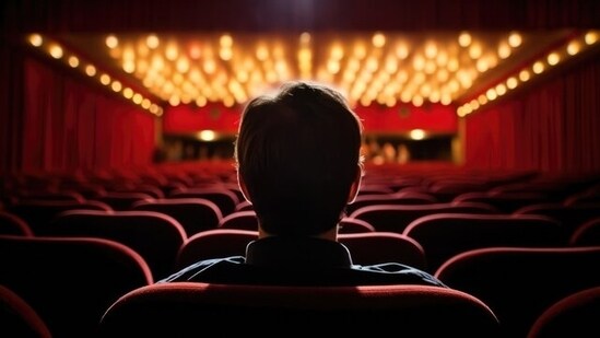 Trade analyst Komal Nahta claims 90% journalists engage in paid reviews in India.