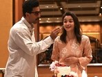 Ranbir Kapoor smeared cake on Alia Bhatt's face in jest instead of feeding it to her. Ranbir Kapoor smeared cake on Alia Bhatt's face in jest instead of feeding it to her.
