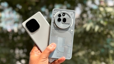 iQOO Neo 10R (left), Nothing Phone 3a Pro (right). (Shaurya Sharma/HT) iQOO Neo 10R (left), Nothing Phone 3a Pro (right). (Shaurya Sharma/HT)