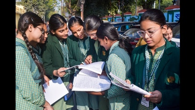 Students entering an examination centre to appear for the CBSE Class 12 exam in Patna (HT FILE PHOTO/Santosh Kumar)