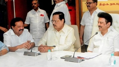Tamil Nadu chief minister MK Stalin, state water resources minister Thiru Duraimurugan (Center), party MPs TR Baalu and others attend Dravida Munnetra Kazhagam (DMK) MPs meeting at party headquarters in Chennai. (HT File) Tamil Nadu chief minister MK Stalin, state water resources minister Thiru Duraimurugan (Center), party MPs TR Baalu and others attend Dravida Munnetra Kazhagam (DMK) MPs meeting at party headquarters in Chennai. (HT File)