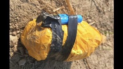 The packet containing heroin seized by the BSF. (HT Photo)